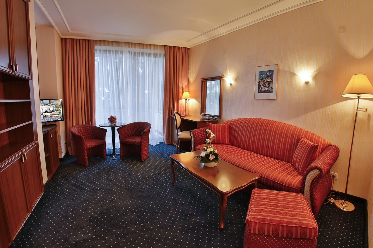 Курортные отели Imperial Hotel and SPA, Riviera Holiday Club Золотые Пески-32
