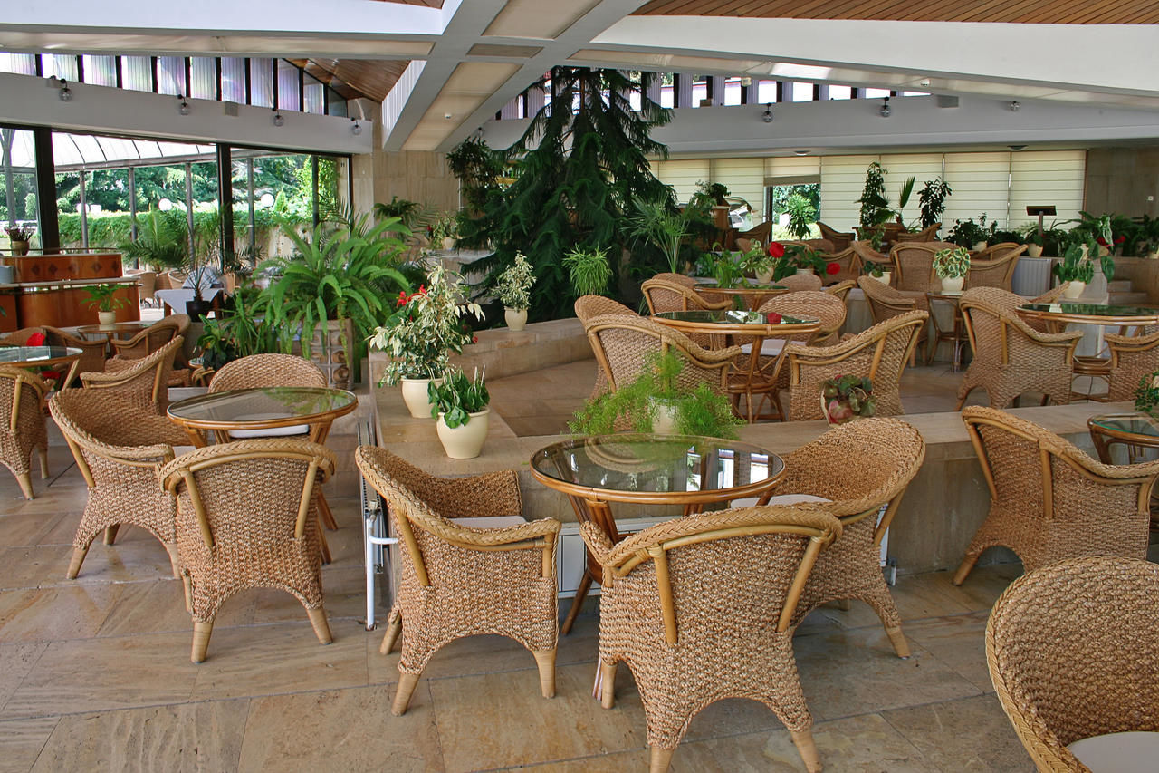 Курортные отели Imperial Hotel and SPA, Riviera Holiday Club Золотые Пески-41