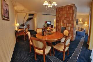 Курортные отели Imperial Hotel and SPA, Riviera Holiday Club Золотые Пески Мезонет с 2 спальнями и видом на море-1
