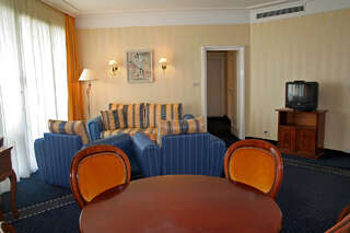 Курортные отели Imperial Hotel and SPA, Riviera Holiday Club Золотые Пески Суперлюкс-1