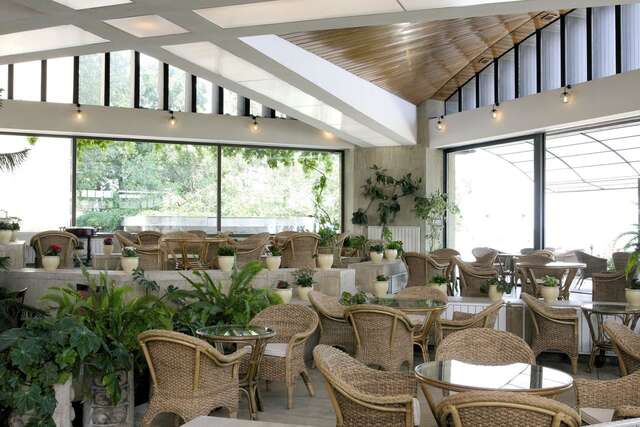 Курортные отели Imperial Hotel and SPA, Riviera Holiday Club Золотые Пески-23
