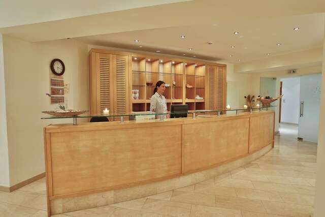 Курортные отели Imperial Hotel and SPA, Riviera Holiday Club Золотые Пески-24