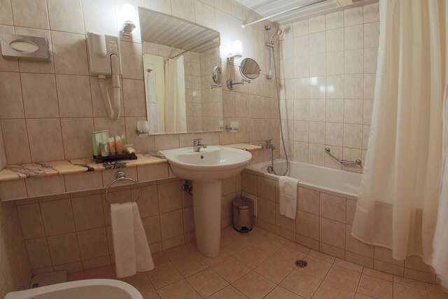 Курортные отели Imperial Hotel and SPA, Riviera Holiday Club Золотые Пески-25