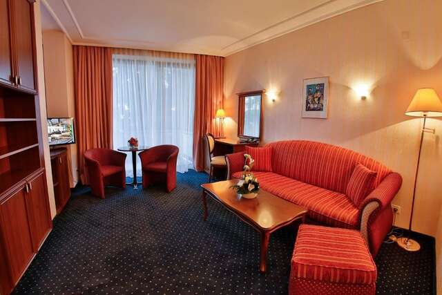 Курортные отели Imperial Hotel and SPA, Riviera Holiday Club Золотые Пески-42