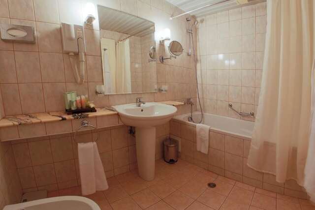 Курортные отели Imperial Hotel and SPA, Riviera Holiday Club Золотые Пески-45